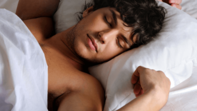 مزایای برهنه خوابیدن چیست