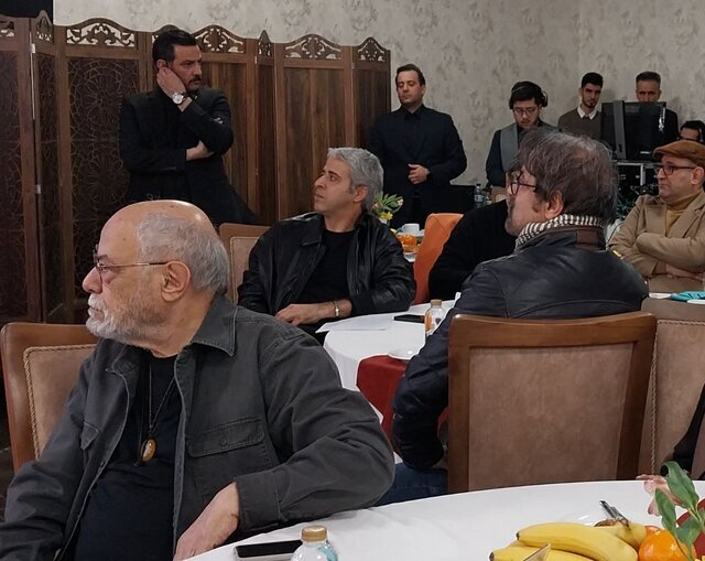 ضیافتی که بعد از سالها چهره های تئاتری را جمع می کرد/از سادگی و نعیمی برای طراحی فقیر. متخصص در فریبا برای نسیم ادبی و سلطان ؛ همه آنها که آمدند