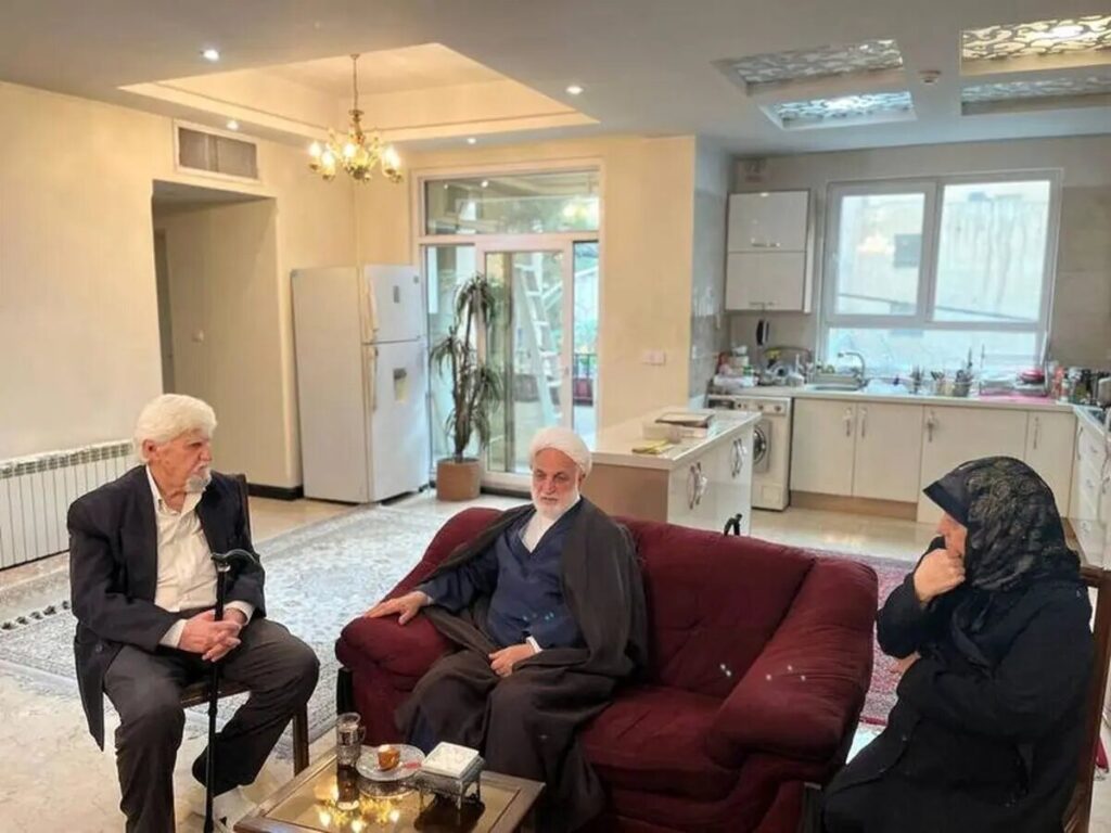حضور Hojjatoleslam Mohseni Ejei در خانه "Enayatollah Bakhshi"