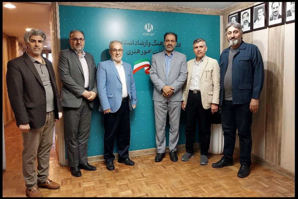 آغاز کارگروه در تابستان 2008