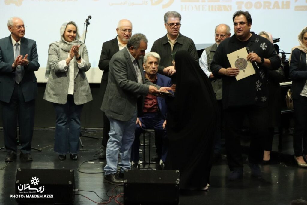 هنرمندان در یک جشن از