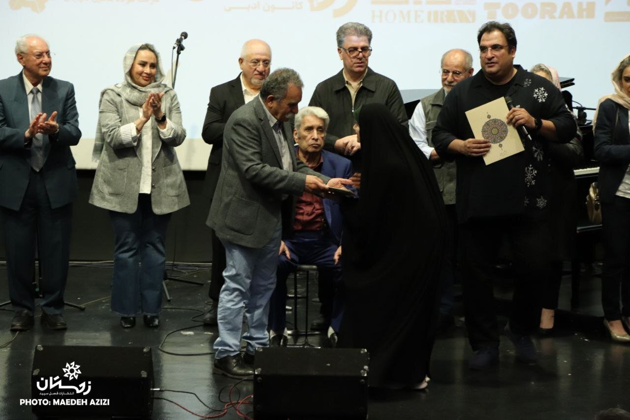 هنرمندان در یک جشن از