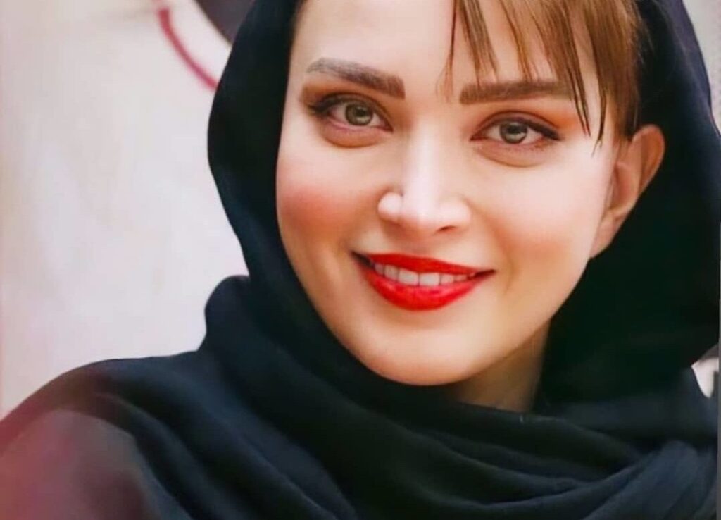زندگی و زندگینامه از Behnush Tabatabai+عکس