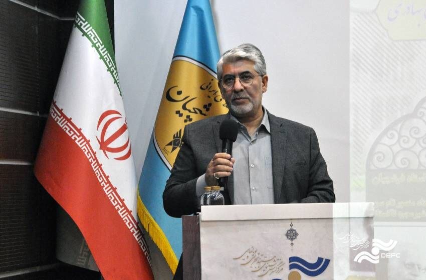 مشاوره محمود فارشیان برای جوانان: سخت کار کنید و ادبیات ایرانی را دوست داشته باشید