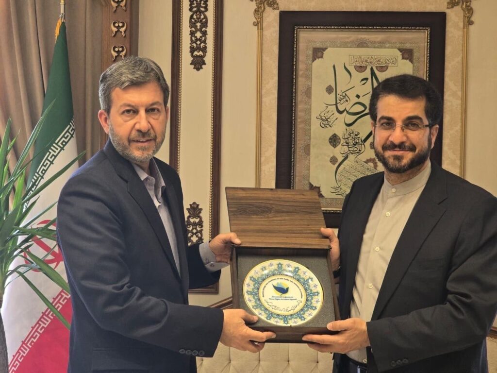 وی بر توسعه همکاری و امضای توافق نامه همکاری تأکید کرد