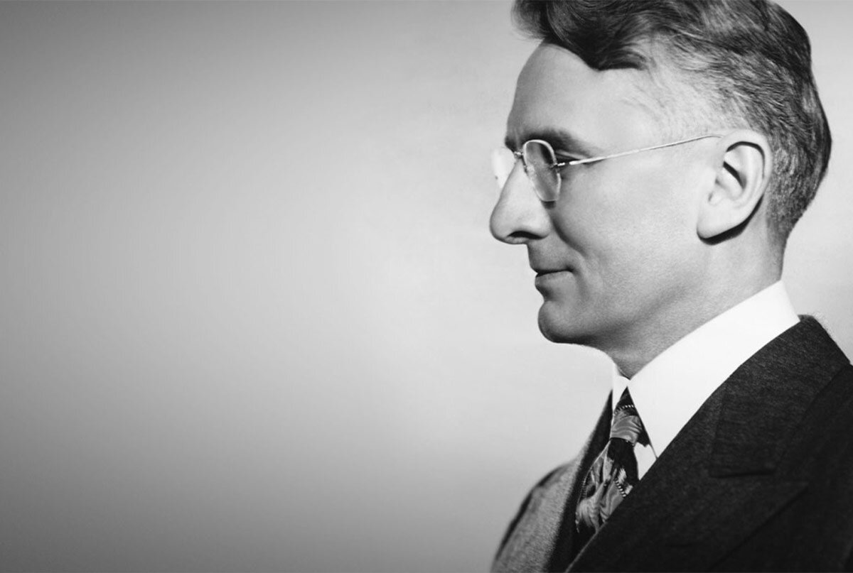 به کتاب "دین زندگی" توسط دیل کارنگی نگاه کنید