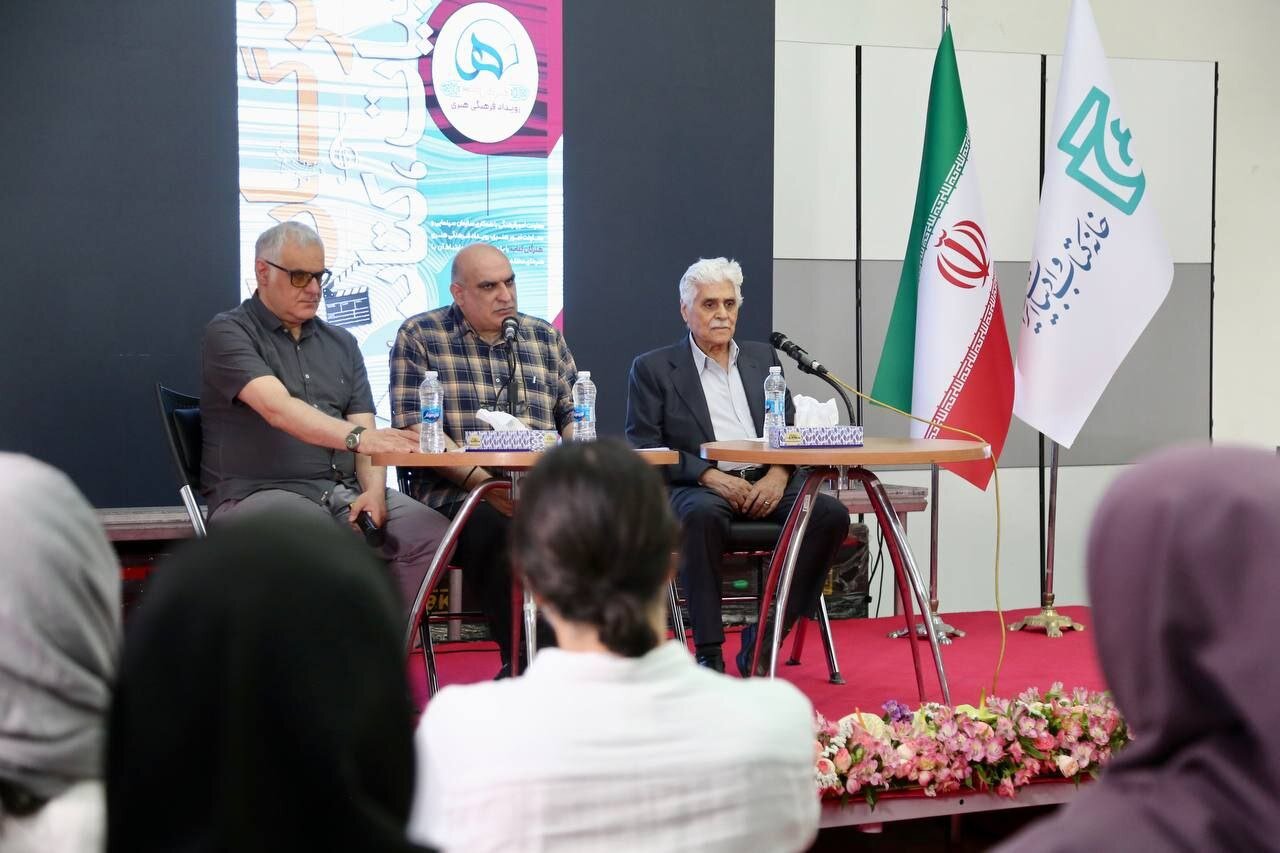 هارون یاشایی: هنر ایرانی باید به ناصر تاکووی افتخار کند/ هرگز سینما نادیده گرفته است که ادبیات/ ادبیات هویت فرهنگی مردم ایران را شکل داده است