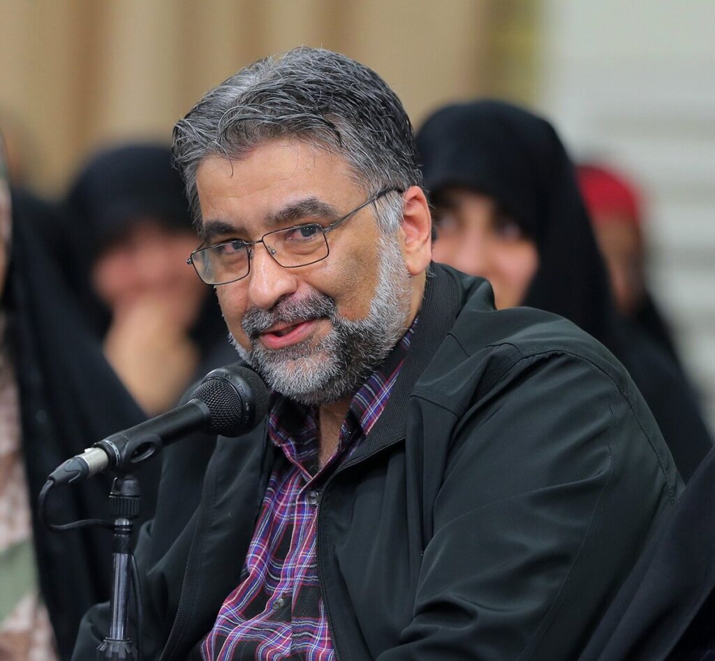 شعر Razavi نیاز به ظاهر جدید و متحد دارد