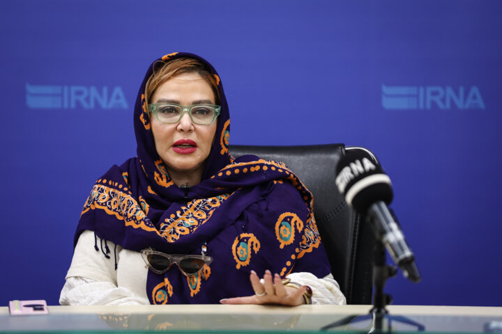 بهار رهناما: خودشیفتگی باعث می شود که ما شعرهایی را که نوشتم بخوانیم/