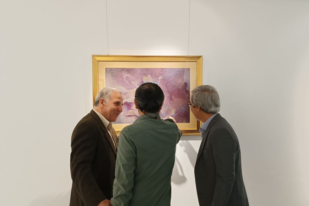 "هویت و نوآوری در نقاشی معاصر" را بگویید و گوش دهید