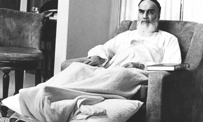یک نوجوان 6 ساله که با تماس امام در مقابل بود