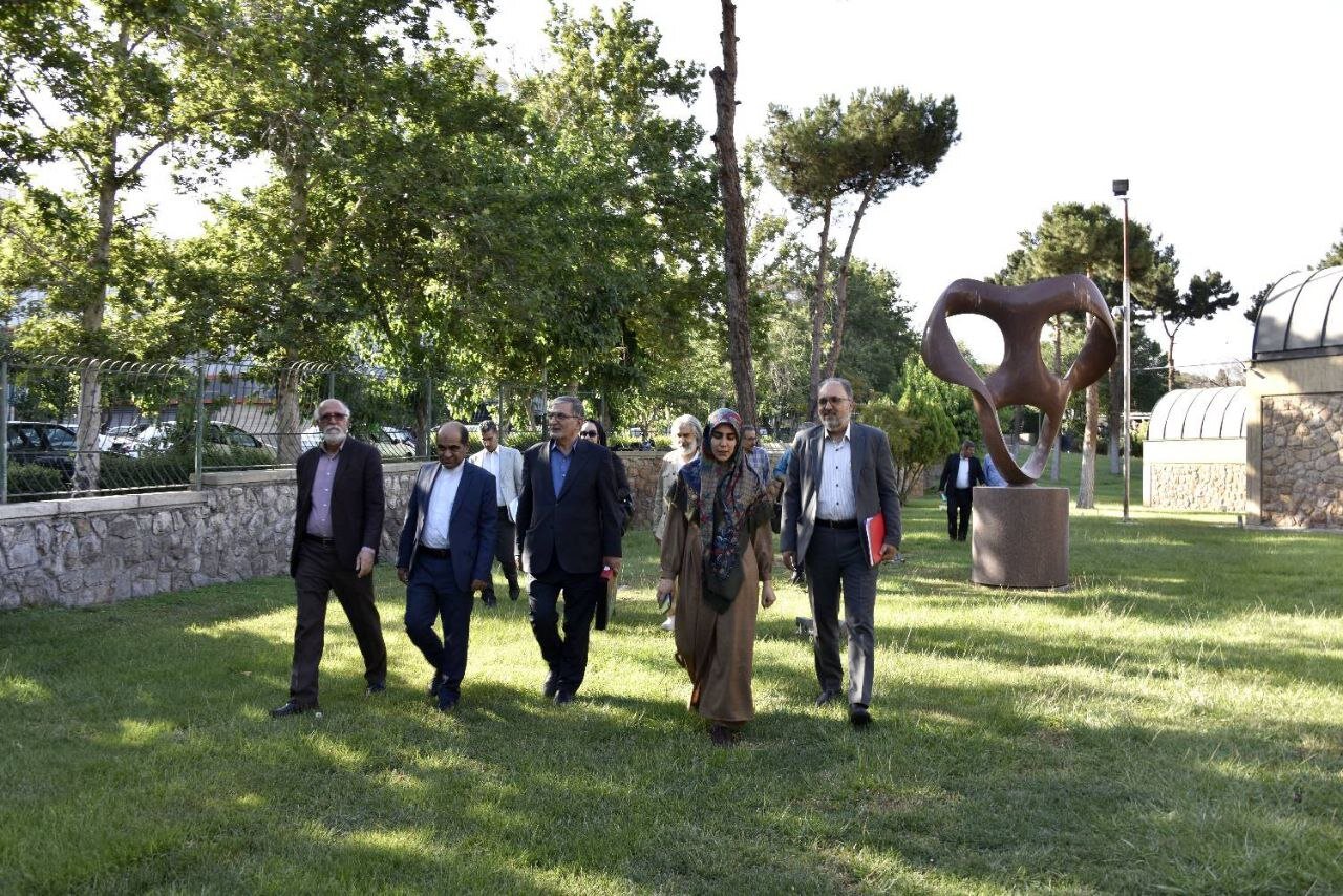 بودجه کل فرهنگ و هنر کشور کمتر از 5 ٪ وام های عمومی است!