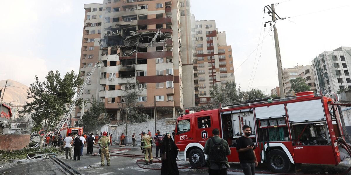 یک گوینده رادیویی: همیشه در بین مردم قلب داریم