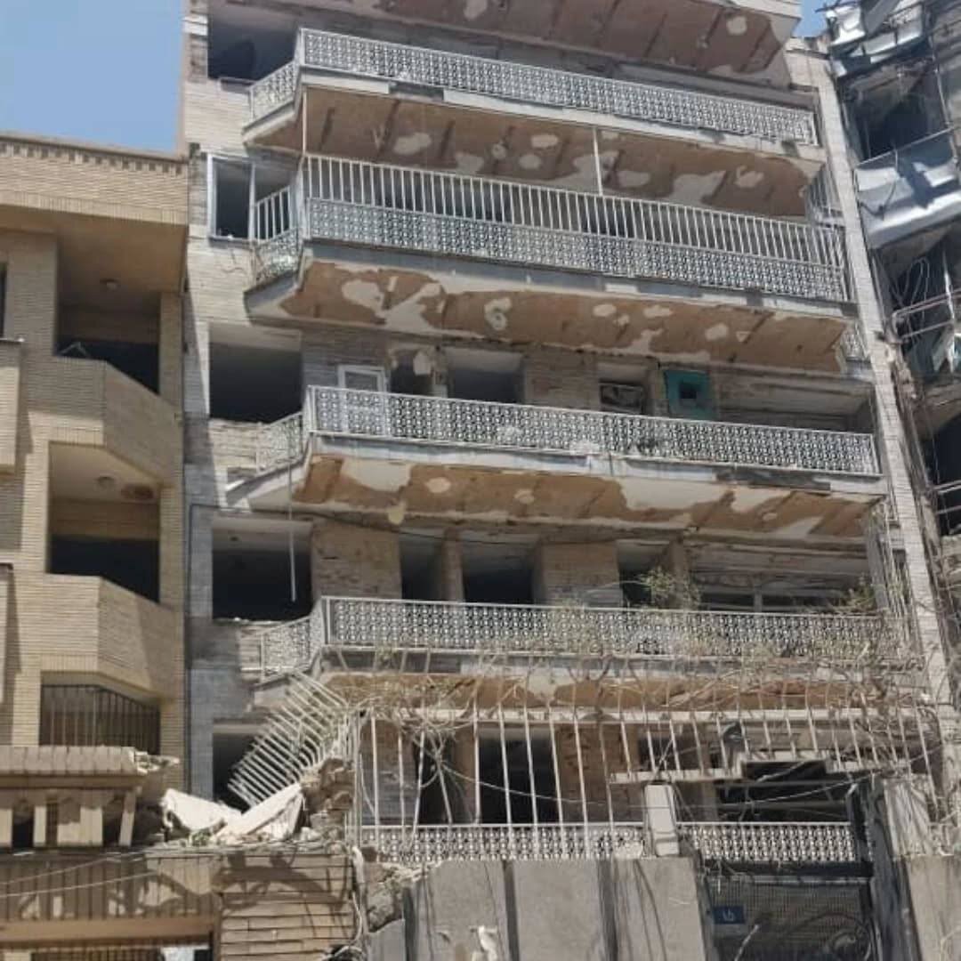 اثر زنده رادیو اکبر در جنگ + عکس نابود شد