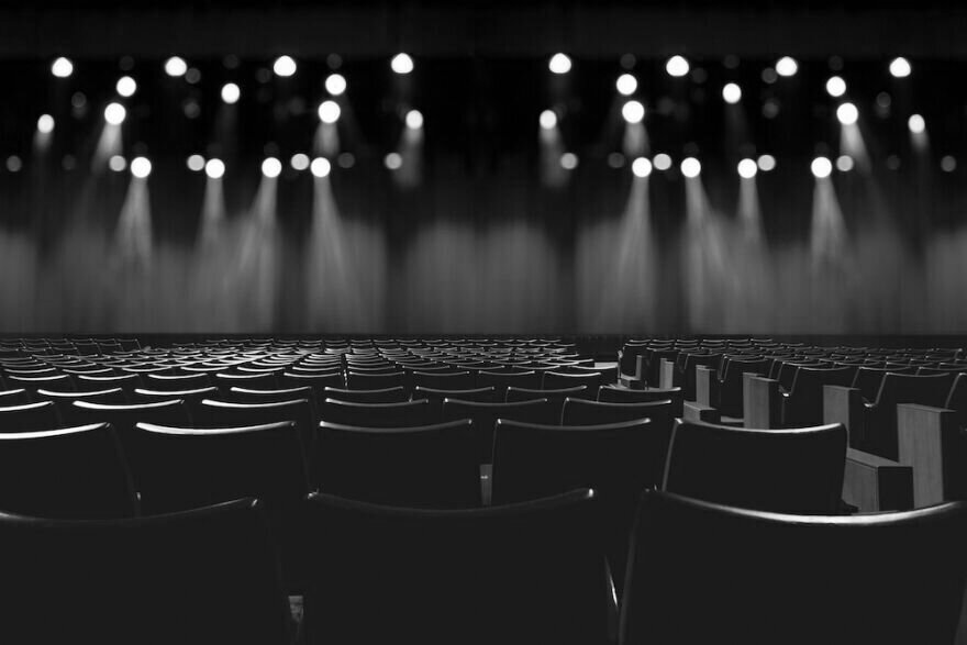 بسته شدن پنج روزه اتاق نمایشگاه