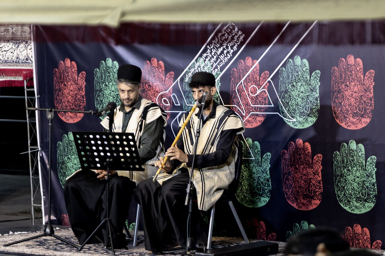 اجرای آیین های Ashura با جام Taziyeh و Bakhtiari