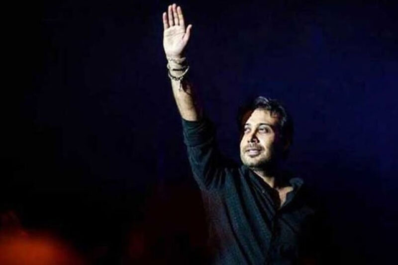 واکنش هنرمندان به 3.5 میلیارد دلار اشکان خاتیبی به محسن چاووشی/ اگر این پول را خورده بود ، در یک خانه 90 متری مستاجر نبود.