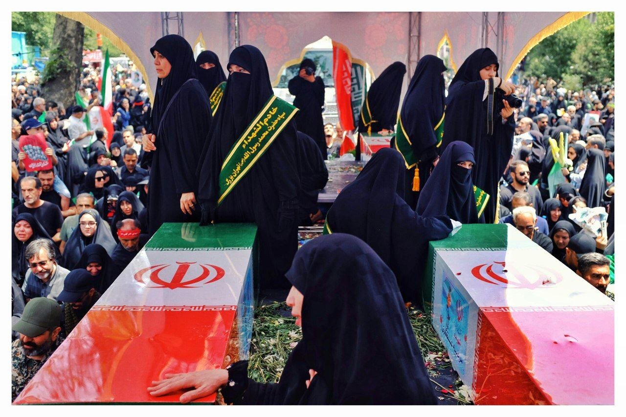 جنبه عکاس مستند باید عمیق باشد/عکاس مستند راوی داستان است