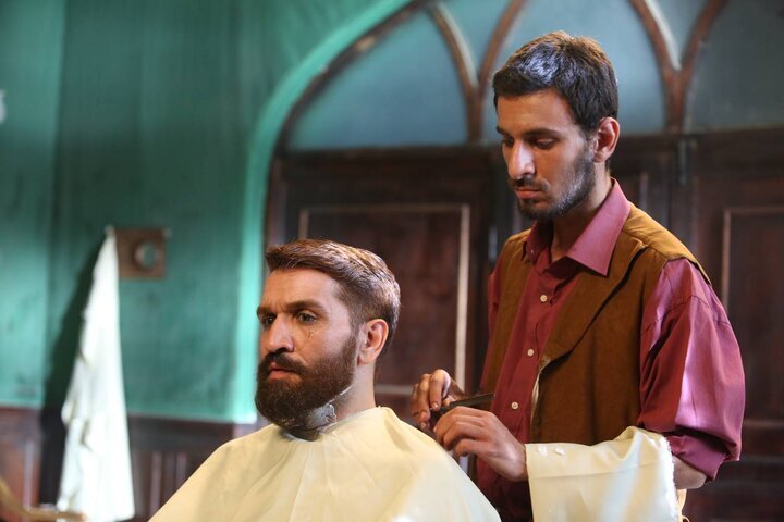 او شروع به فیلمبرداری "کاپیتان تورس" کرد. مقاومت در برابر سرنشینان