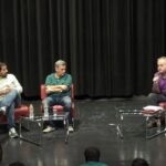 دانشجویی که نگران داشتن لپ تاپ است