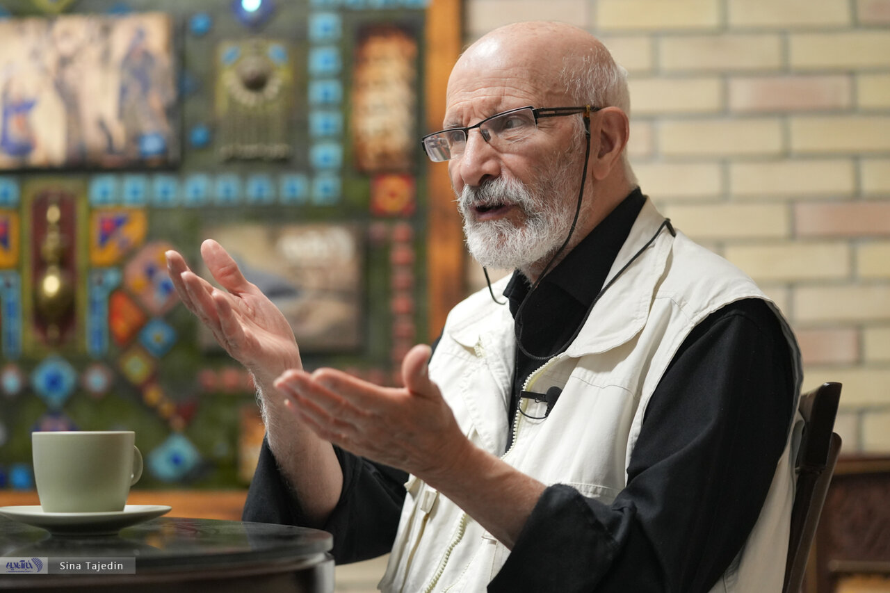 هشدار آقای ایرانی در مورد خطر تبدیل شدن به یک نماز