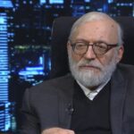 روزنامه های محافظه کار: بسیاری از کارشناسان تلویزیون سطح بسیار کمی دارند و به طور کلی شخصی سازی و تکراری هستند/ به همین دلیل مردم از تلویزیون دور هستند.