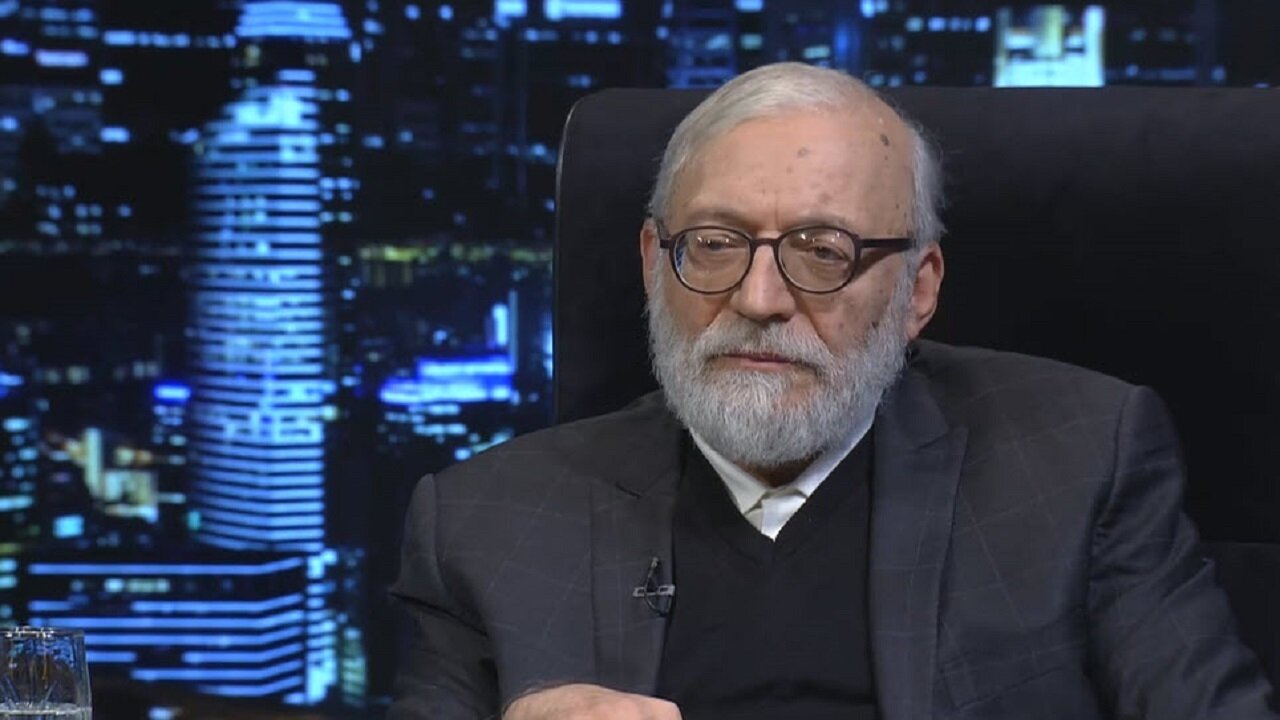 روزنامه های محافظه کار: بسیاری از کارشناسان تلویزیون سطح بسیار کمی دارند و به طور کلی شخصی سازی و تکراری هستند/ به همین دلیل مردم از تلویزیون دور هستند.