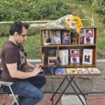 توضیحات ترجمه در پارک ها/ حکایات که کتابهای شما را به شما می دهد