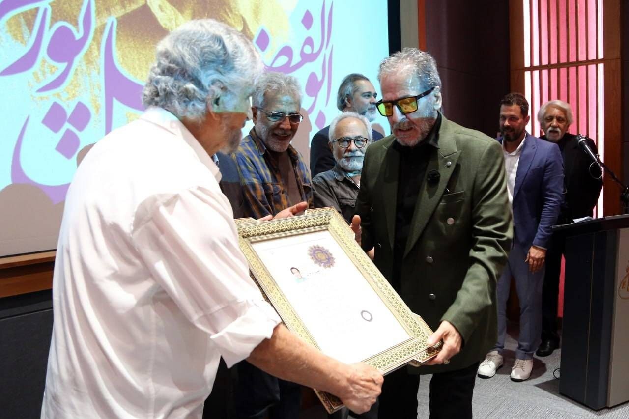 Abolfazl Pur Arab یک گواهی هنری از Tyby First دریافت کرد