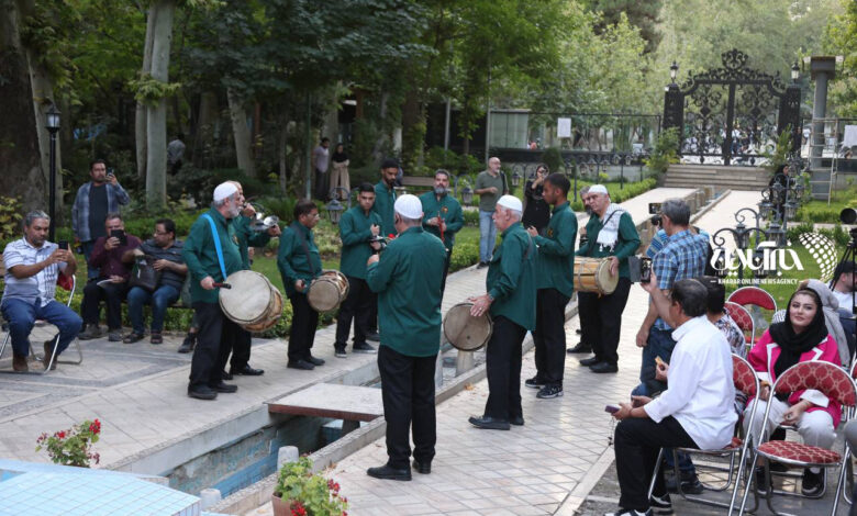 هنرمندان صدای مردم هستند و سینمای ایران هویت و پیام رسان صلح را حمل می کند