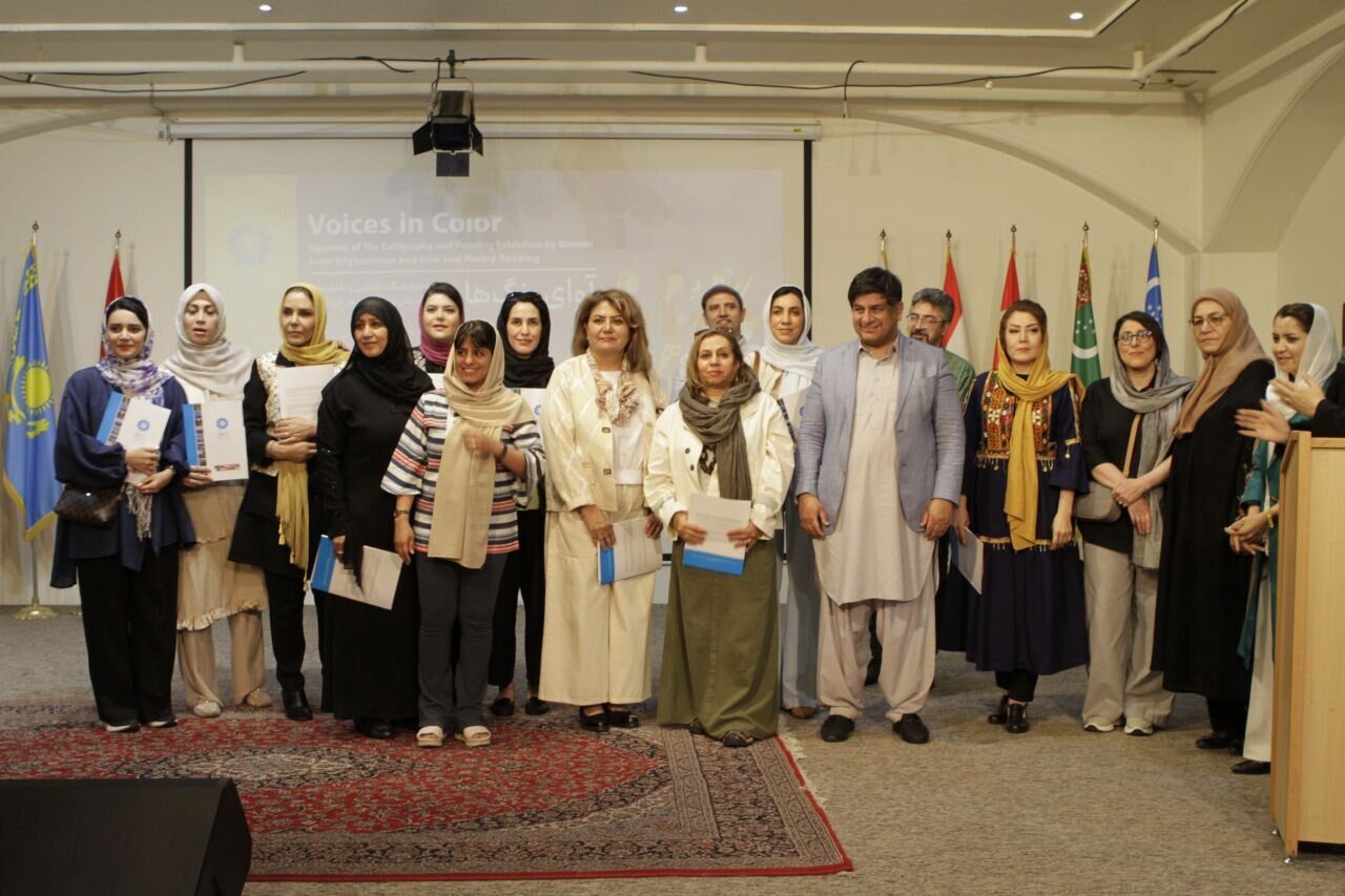 نمایشگاه صدای رنگ آثار 5 زن ایرانی و افغان