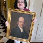 تکان دادن یک نقاشی تاریخی در انبار/عکس رستوران محلی