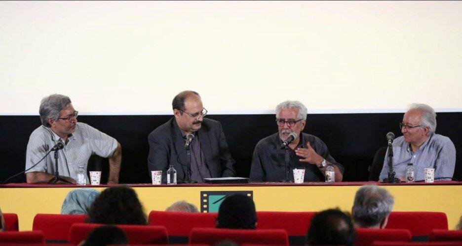 احمد رضا درویش: همه ما این روزها به ایران فکر می کنیم