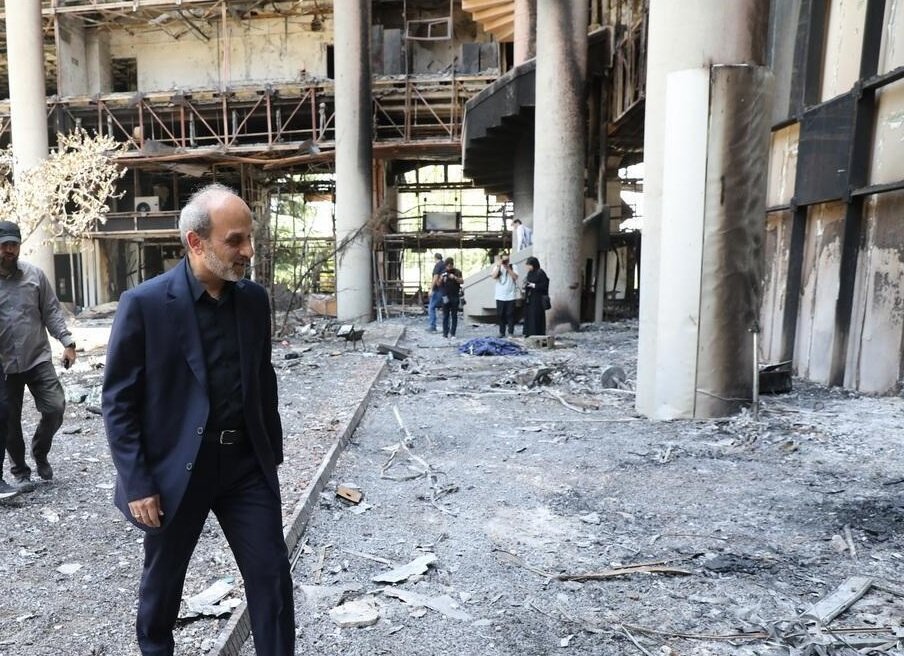 گزارش جدیدی از حمله به صدای ساختمان شیشه ایران/ جبلی. من مسئول آنتن هستم ، این مسئولیت او برای هر کسی نیست که بخواهد برود