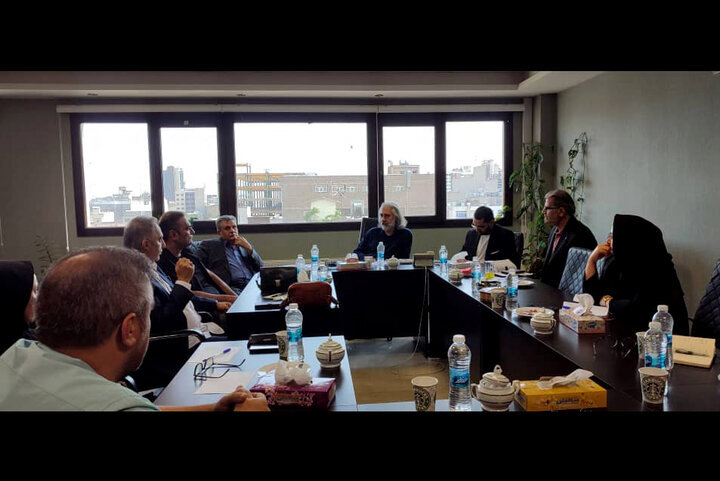 چه اتفاقی برای مدیر عامل کنسرت سالا در جلسه اتاق های کنسرت افتاد؟