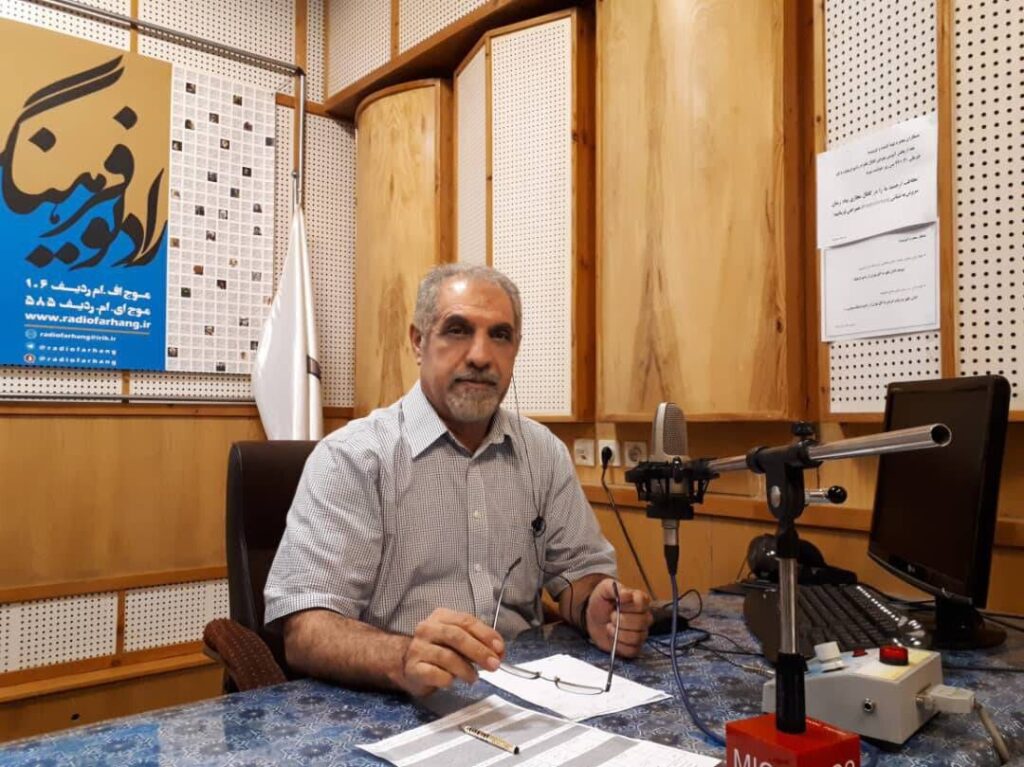 رادیو زبان جامعه است ، تلویزیون فقط ظاهر است/ رادیو قلب مردم را بیان می کند