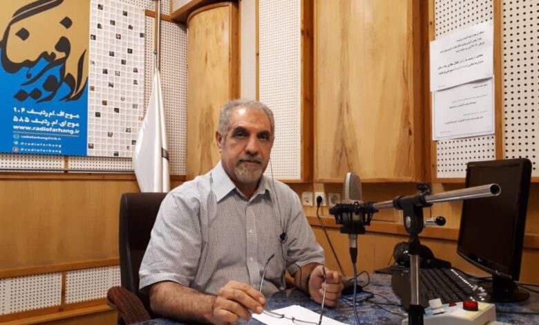 رادیو زبان جامعه است ، تلویزیون فقط ظاهر است/ رادیو قلب مردم را بیان می کند