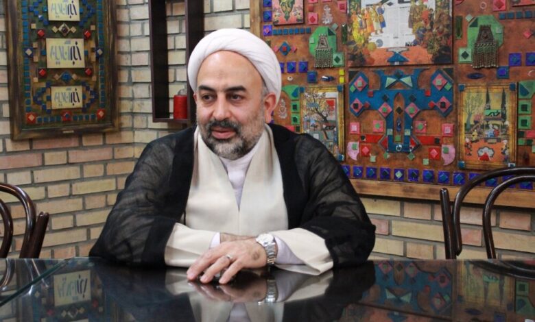 هیچ کس خودش را نمی آورد!