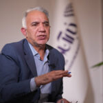 نگاه کنید به | پس از گم شدن ، موسیقی ردیف: یک دستگاه یک اتاق خواب روشن بود