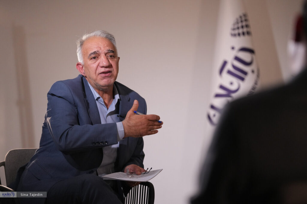 نگاه کنید به | وقتی نوازندگان ردیف ، وسیله ای برای ترس از "دولت" به نوح نروند