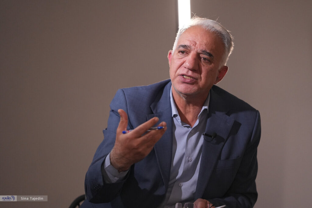 نگاه کنید به | پروژه دولتی برای جذب جوانان ؛ با صدای آهنگ های روز به نوح بروید