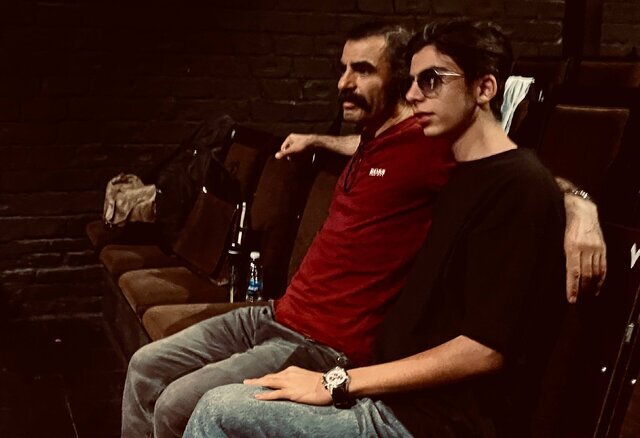 هنرمندان و فرزندانشان در صحنه+عکس همکاری می کنند