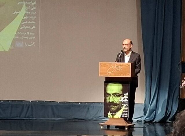 مردی که پناهگاه و دوستش شکسته است