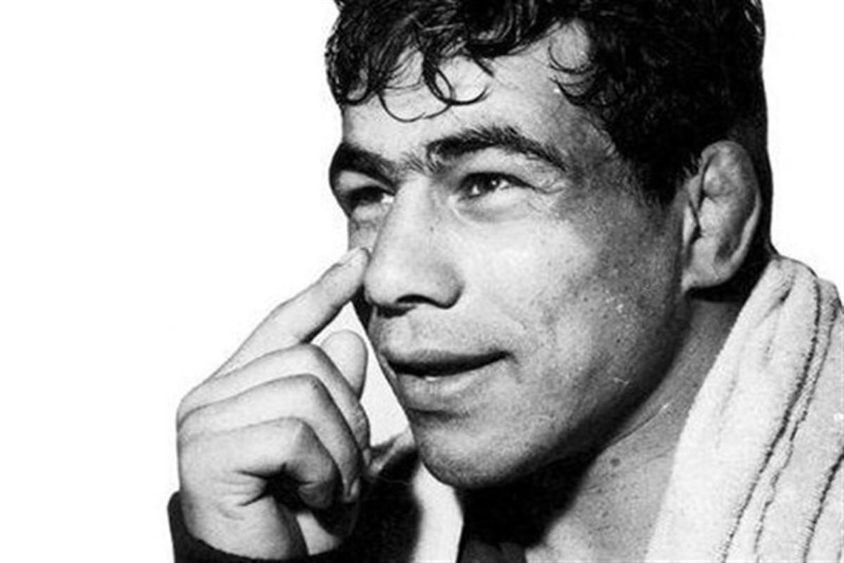 ارائه تمبرهای طلا و نقره Gholamreza Takhti