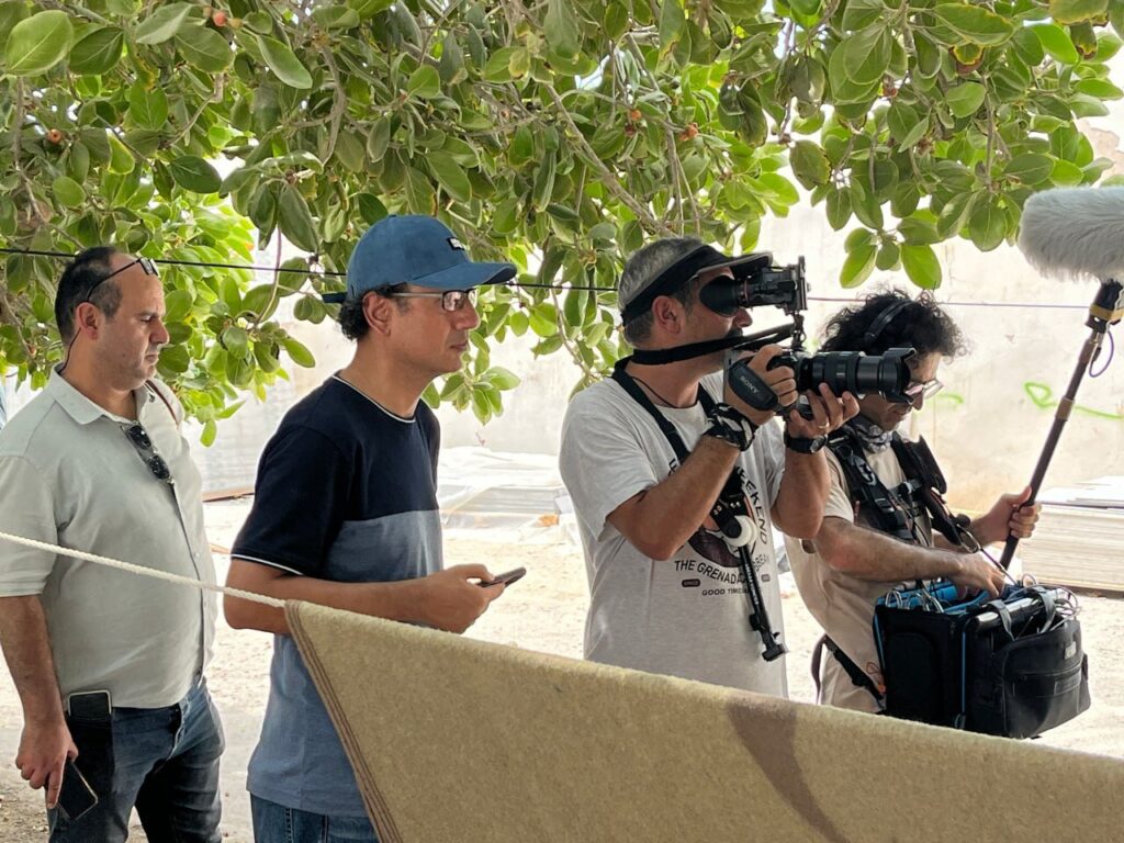 بازگشت توسط Moin Karim Al -Din - News Online