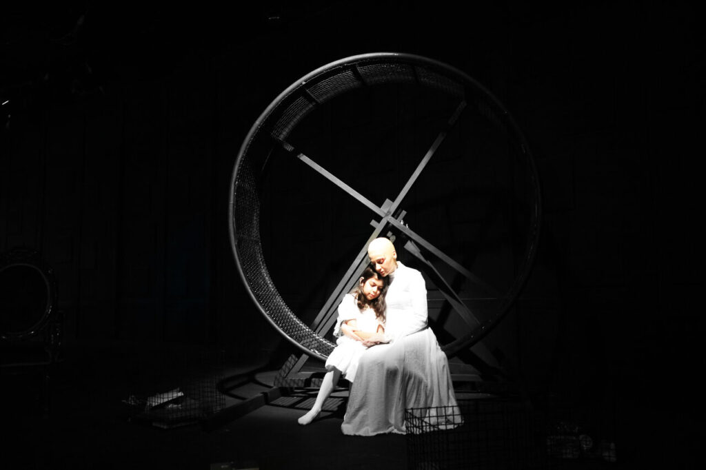 "خرچنگ" و یک زن در آستانه فروپاشی