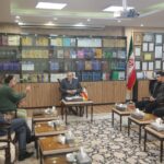 با علی اکبر ولااتی با دبیر و مدیران جشنواره هنرمندان ملاقات کنید