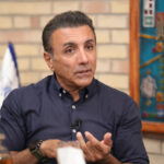 نگاه کنید به | تاریخ زندگی زندگی وارد میدان مدل سازی می شود