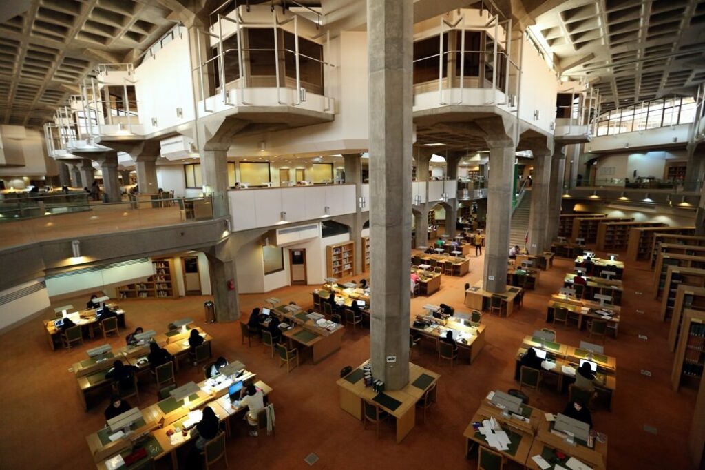 4 کتابخانه تلفن همراه در کشور پیکربندی شده است