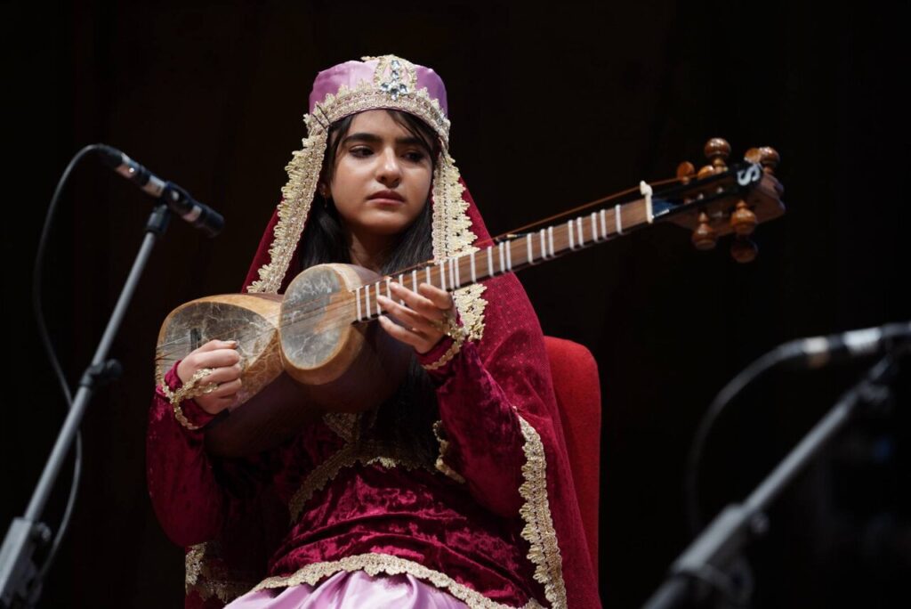 ۱۳۹ استاد ، صدها جوان ؛ چه اتفاقی خواهد افتاد؟